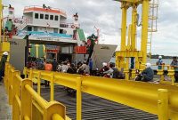 Antrean kendaraan di dalam pelabuhan diatur melalui kantong parkir sebagai langkah antisipasi lonjakan arus libur akhir tahun.(Foto: Istimewa)