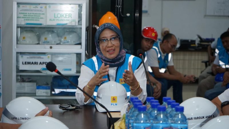 PLN UIW NTB menggelar briefing siaga bersama jajaran operasional untuk memperkuat koordinasi dan respons cepat menghadapi potensi gangguan kelistrikan.(Foto: Dok. PLN)