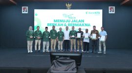 Akad pembiayaan Koperasi Merah Putih ditandatangani dalam rangkaian pembukaan Rapat Kerja Bank NTB Syariah 2025 yang digelar di Kantor Pusat Bank NTB Syariah. (Dok. Bank NTB Syariah)