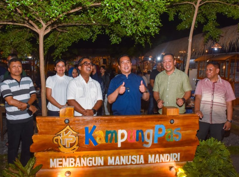 3. Gubernur NTB bersama jajaran meninjau Kampung Pas, destinasi kuliner dan ruang ekonomi inklusif berbasis pemberdayaan warga binaan Lapas.(Foto: Diskominfotik NTB)