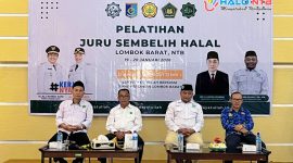 Sejumlah pejabat dan pengurus Lembaga Sembelih Hidayatullah (LSH) menghadiri pembukaan Pelatihan dan Sertifikasi Juru Sembelih Halal (Juleha) di Aula Kementerian Agama Kabupaten Lombok Barat, NTB, Senin (19/1/2026).(Foto: Istimewa)