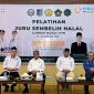 Sejumlah pejabat dan pengurus Lembaga Sembelih Hidayatullah (LSH) menghadiri pembukaan Pelatihan dan Sertifikasi Juru Sembelih Halal (Juleha) di Aula Kementerian Agama Kabupaten Lombok Barat, NTB, Senin (19/1/2026).(Foto: Istimewa)