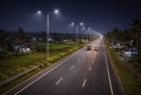 Penerangan Jalan Umum (PJU) di ruas jalan Pulau Sumbawa tampak berfungsi optimal, mendukung keselamatan dan kelancaran arus lalu lintas pada malam hari.(Foto: Istimewa)