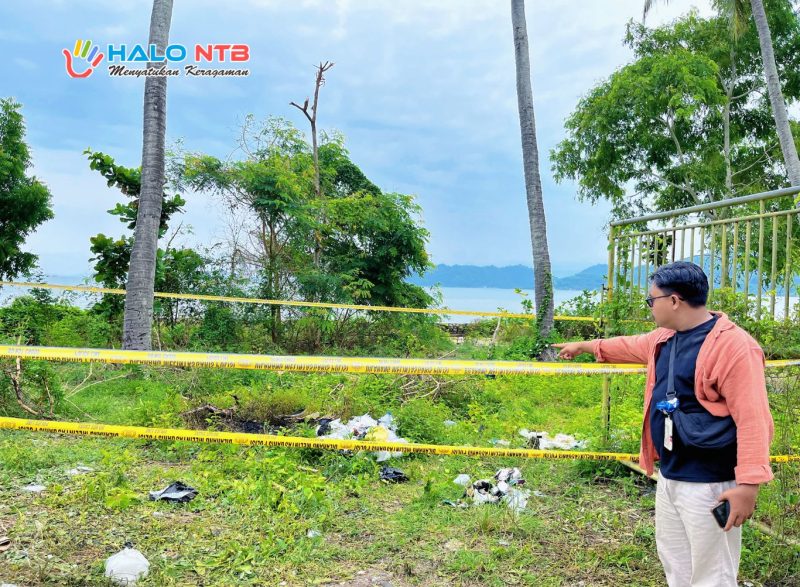 Lokasi penemuan mayat dalam kondisi terbakar di Dusun Batu Leong, Desa Sekotong Barat, Lombok Barat, yang telah dipasang garis polisi.(Foto: Istimewa)