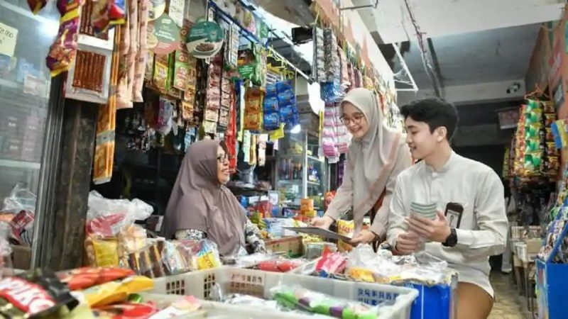 Aktivitas jual beli di pasar rakyat kini didukung sistem pembayaran digital yang lebih praktis dan aman.(Dok. Bank NTB Syariah)