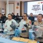 Sejumlah barang bukti dihadirkan polisi saat rilis resmi pengungkapan kasus pembunuhan berencana di Mapolda NTB.(Foto: Istimewa)