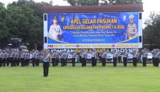 Wakapolda NTB Brigjen Pol. Hari Nugroho memimpin apel gelar pasukan Operasi Keselamatan Rinjani 2026 di Lapangan Bharadaksa Polda NTB.(Dok.Humas Polda NTB)