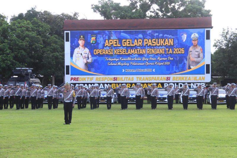 Wakapolda NTB Brigjen Pol. Hari Nugroho memimpin apel gelar pasukan Operasi Keselamatan Rinjani 2026 di Lapangan Bharadaksa Polda NTB.(Dok.Humas Polda NTB)