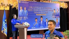 Ketua DPD KNPI NTB terpilih, Daud Gerung, menyampaikan sambutan dan keterangan pers usai pelantikan dan Rakerda DPD KNPI Provinsi NTB periode 2025–2028 di Kota Mataram, Februari 2026.(Foto: Dok. Taufik Natanagara)