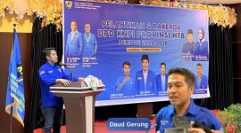 Ketua DPD KNPI NTB terpilih, Daud Gerung, menyampaikan sambutan dan keterangan pers usai pelantikan dan Rakerda DPD KNPI Provinsi NTB periode 2025–2028 di Kota Mataram, Februari 2026.(Foto: Dok. Taufik Natanagara)