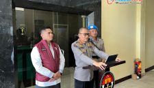 Kabid Humas Polda NTB Kombes Pol Muhammad Kholid menyampaikan keterangan pers terkait penetapan tersangka kasus narkotika yang melibatkan Kasat Narkoba Polres Bima Kota, di Mapolda NTB, Mataram.(Dok.istimewa)