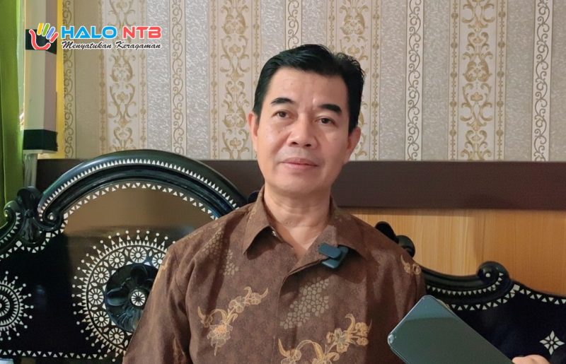 Kepala MAN Lombok Barat, H. Kemas Burhan, M.Pd.(Foto: Dok. Taufik Natanagara)