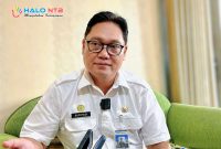 Direktur RSUD Tripat Gerung, dr. Suriyadi, memberikan keterangan kepada awak media terkait jaminan pelayanan kesehatan tetap berjalan bagi masyarakat meski terjadi penonaktifan kepesertaan BPJS PBI di Kabupaten Lombok Barat.(Foto istimewa)