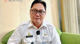 Direktur RSUD Tripat Gerung, dr. Suriyadi, memberikan keterangan kepada awak media terkait jaminan pelayanan kesehatan tetap berjalan bagi masyarakat meski terjadi penonaktifan kepesertaan BPJS PBI di Kabupaten Lombok Barat.(Foto istimewa)