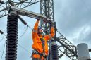 Modernisasi dan pengecekan sistem kelistrikan dilakukan secara intensif demi menghadirkan listrik andal tanpa gangguan di bulan suci Ramadan.(Foto: Dok. PLN)