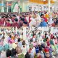 Ribuan jamaah memadati Majelis Badruttamam di Pondok Pesantren Darul Falah Pagutan, Kota Mataram, Minggu (22/2/2026). (Foto istimewa)