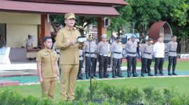 Apel Siaga Kamtibmas menyambut Ramadan 1447 H digelar di Lapangan Bhara Daksa Polda NTB, Senin (23/2/2026), dihadiri Kapolda NTB, Gubernur NTB, Danrem 162/Wira Bhakti, serta jajaran Forkopimda sebagai bentuk kesiapan menjaga keamanan dan ketertiban masyarakat selama bulan suci Ramadan.(Dok.Humas Polda NTB)