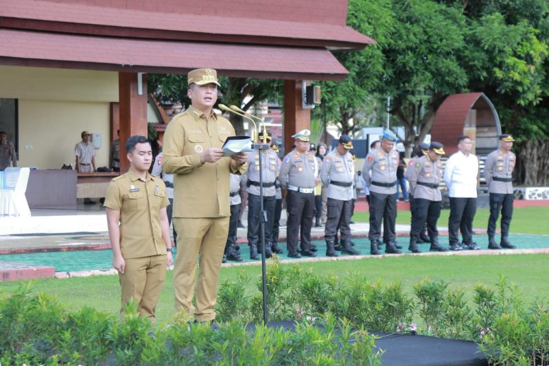 Apel Siaga Kamtibmas menyambut Ramadan 1447 H digelar di Lapangan Bhara Daksa Polda NTB, Senin (23/2/2026), dihadiri Kapolda NTB, Gubernur NTB, Danrem 162/Wira Bhakti, serta jajaran Forkopimda sebagai bentuk kesiapan menjaga keamanan dan ketertiban masyarakat selama bulan suci Ramadan.(Dok.Humas Polda NTB)