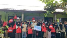 Sebanyak 251 santri yatim dan dhuafa menerima layanan kesehatan gratis serta bantuan paket kebersihan dari PLN UIW NTB dan YBM PLN di wilayah Kopang.(Foto: Dok. PLN)