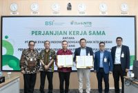 Momen kolaborasi strategis Bank NTB Syariah dan BSI dalam menjaga kualitas aset serta memastikan kelancaran layanan bagi ASN Penyuluh Pertanian. (Dok. Bank NTB Syariah)