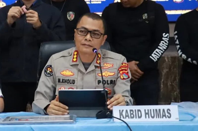 Kabid Humas Polda NTB Kombes Pol Mohammad Kholid menyampaikan keterangan pers terkait penetapan tersangka kasus dugaan kekerasan seksual di Lombok Tengah.(Foto istimewa)