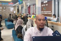 Suasana pelayanan masyarakat di loket Kantor Pertanahan Kabupaten Lombok Barat terkait pengurusan sertifikat tanah dan program PTSL.(Foto istimewa)