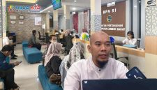 Suasana pelayanan masyarakat di loket Kantor Pertanahan Kabupaten Lombok Barat terkait pengurusan sertifikat tanah dan program PTSL.(Foto istimewa)