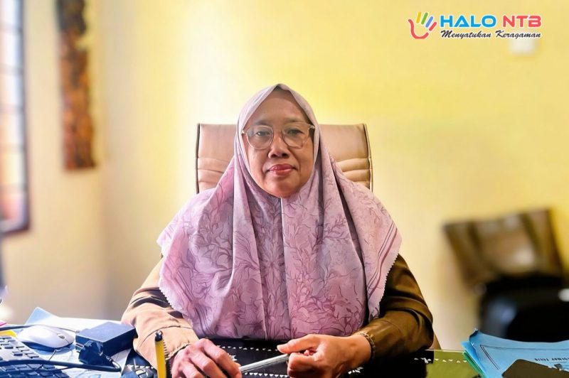 Kepala Bidang Perdagangan Dinas Perdagangan Kabupaten Lombok Barat, Lale Widiani, saat memberikan keterangan terkait perkembangan harga bahan pokok menjelang Idulfitri. (Foto: Istimewa)