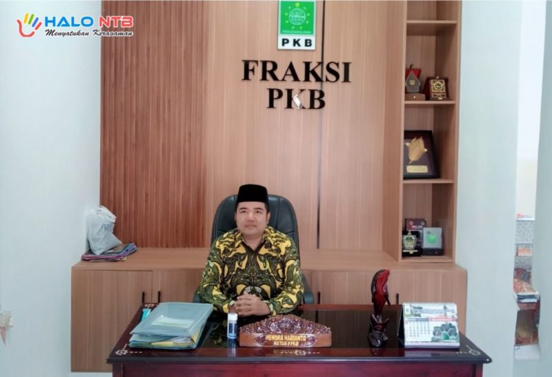 Wakil Ketua Komisi I DPRD Lombok Barat, Hendra Harianto, saat memberikan keterangan terkait keluhan gaji guru PPPK paruh waktu yang hanya Rp250 ribu.(Foto istimewa)