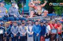 Kapolda NTB Irjen Pol Edy Murbowo bersama jajaran dan pejabat daerah berfoto bersama para pemenang lomba usai Parade Ogoh-ogoh dalam rangka menyambut Hari Raya Nyepi di Cakranegara, Kota Mataram.(Foto istimewa)