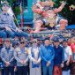 Kapolda NTB Irjen Pol Edy Murbowo bersama jajaran dan pejabat daerah berfoto bersama para pemenang lomba usai Parade Ogoh-ogoh dalam rangka menyambut Hari Raya Nyepi di Cakranegara, Kota Mataram.(Foto istimewa)