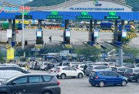 Aktivitas kendaraan dan penumpang di Pelabuhan Lembar saat arus balik Lebaran 2026 yang tetap berjalan lancar dan terkendali.(Foto istimewa)