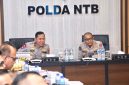 Wakapolda NTB didampingi pejabat utama saat mengikuti Rakernis Divisi Polri 2026 di Polda NTB guna memperkuat kesiapan dan sinergi program.(Foto istimewa)