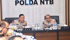Wakapolda NTB didampingi pejabat utama saat mengikuti Rakernis Divisi Polri 2026 di Polda NTB guna memperkuat kesiapan dan sinergi program.(Foto istimewa)