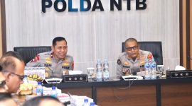 Wakapolda NTB didampingi pejabat utama saat mengikuti Rakernis Divisi Polri 2026 di Polda NTB guna memperkuat kesiapan dan sinergi program.(Foto istimewa)