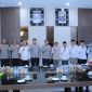Kapolda NTB bersama jajaran Polda NTB berfoto bersama pimpinan lembaga haji dan umroh Provinsi NTB usai audiensi dan silaturahmi di ruang kerja Kapolda, Senin (06/04/2026).(Foto istimewa)