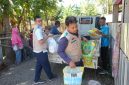 Aksi nyata PLN UIW NTB di lapangan: distribusi bantuan sosial bagi warga kurang mampu sebagai bagian dari komitmen sosial perusahaan.(Dok. PLN)