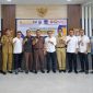 Jajaran pemerintah, aparat penegak hukum, dan penyedia jasa berfoto bersama usai penandatanganan kontrak proyek IPAL Mataram, yang ditargetkan rampung pada 2030. (Foto: istimewa)