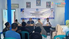 Suasana sosialisasi pencegahan pernikahan dini oleh Dinsos PPPA Lombok Barat di Aula Kantor Kelurahan Dasan Geres, Gerung.(Foto: Istimewa)