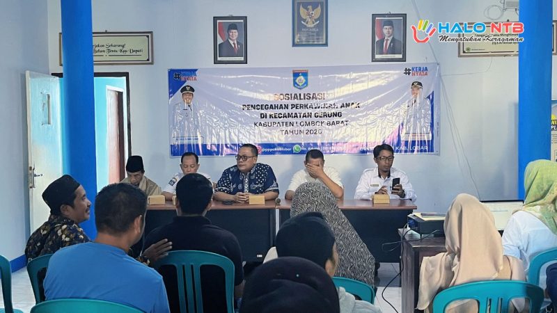 Suasana sosialisasi pencegahan pernikahan dini oleh Dinsos PPPA Lombok Barat di Aula Kantor Kelurahan Dasan Geres, Gerung.(Foto: Istimewa)