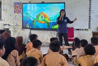 Kegiatan konservasi penyu mawil oleh PLN UIW NTB bersama masyarakat di Desa Talonang Baru, Sumbawa Barat.(Dok.PLN)