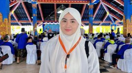 Astrina Wahyuni (22), calon jemaah haji termuda asal Lombok Barat, bersiap berangkat ke Tanah Suci bersama Kloter 3. (Foto: istimewa)