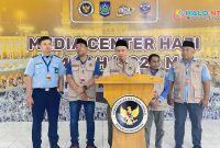 Kepala Bidang Fasilitasi Pengembangan Ekosistem Ekonomi Haji dan Umrah Kemenhaj NTB, Ali Sahbana, memberikan keterangan pers terkait kesiapan pemberangkatan jemaah haji Kloter 3 Embarkasi Lombok di Media Center Haji, Kamis (23/4). (Foto: istimewa)
