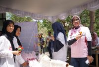 Pelaku UMKM perempuan di Desa Medana mengikuti pelatihan kewirausahaan dalam program Srikandi Women Support Women dari PLN UIW NTB.(Dok.PLN)