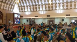 Ratusan jemaah calon haji asal Kota Mataram saat bersiap diberangkatkan menuju Tanah Suci melalui Kloter LOP 5 Embarkasi Lombok.(Dok.Istimewa)