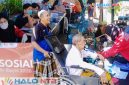 Suasana Bakti Sosial dan cek kesehatan gratis yang digelar Fakultas Kedokteran Universitas Mataram bersama Pemerintah Desa Perampuan di Dusun Perampuan Barat, Kecamatan Labuapi, Lombok Barat. (Foto: Istimewa).