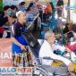 Suasana Bakti Sosial dan cek kesehatan gratis yang digelar Fakultas Kedokteran Universitas Mataram bersama Pemerintah Desa Perampuan di Dusun Perampuan Barat, Kecamatan Labuapi, Lombok Barat. (Foto: Istimewa).