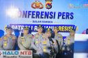 Kapolda NTB Irjen Pol. Kalingga Rendra Raharja, S.E., M.H. didampingi Wakapolda NTB, para Pejabat Utama (PJU) Polda NTB, saat konferensi pers usai apel Patroli Rinjani Presisi, di lapangan Islamic Center, Mataram Sabtu malam (30/5/2026). (Foto: Istimewa).