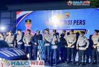 Kapolda NTB Irjen Pol. Kalingga Rendra Raharja (tengah) didampingi jajaran Pejabat Utama memberikan arahan saat bersiap melepas regu Patroli Rinjani Presisi di Kota Mataram, NTB, Sabtu (30/5/2026). (Foto: Istimewa)