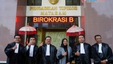 Mantan pejabat BPN Lombok Barat Baiq Mahyuniati Fitria usai divonis bebas murni di Pengadilan Tipikor Mataram.(Foto.Istimewa)